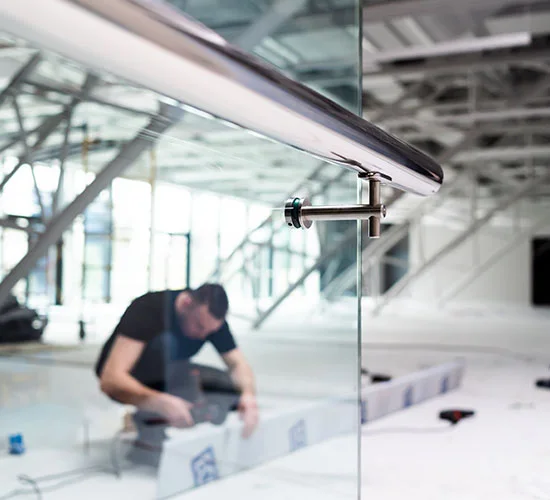 North Miami Beach, FL highly skilled glass repair technicians